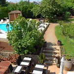 Hotel Du Commerce Chez Stephane 2*