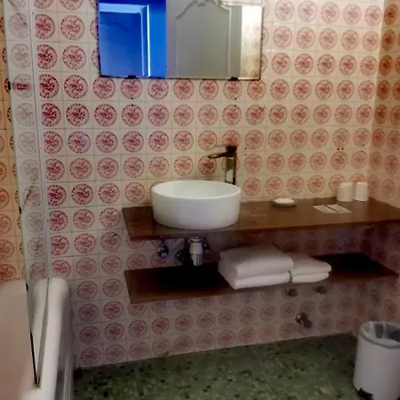 Du Commerce Chez Stephane Hotel