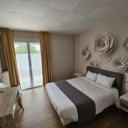 Du Commerce Chez Stephane Hotel 2*