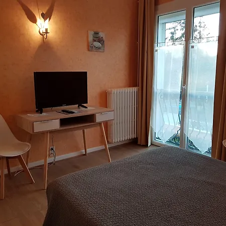 Du Commerce Chez Stephane Hotel