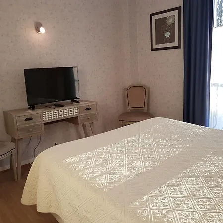 Du Commerce Chez Stephane 2*