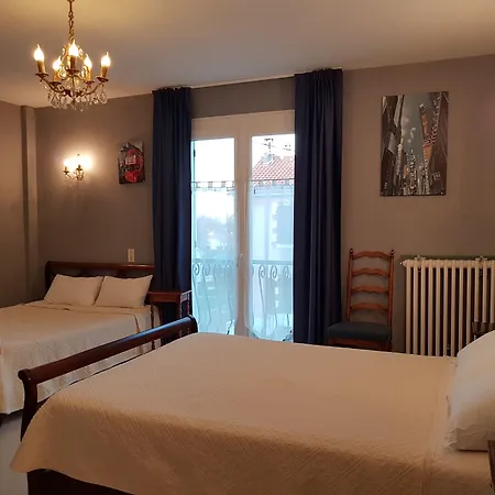 Du Commerce Chez Stephane Hotel