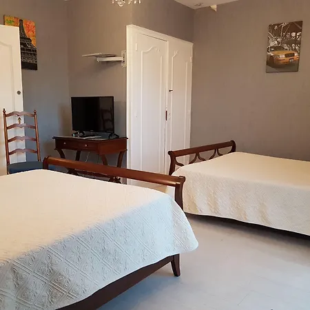 Du Commerce Chez Stephane 2* Roumazières