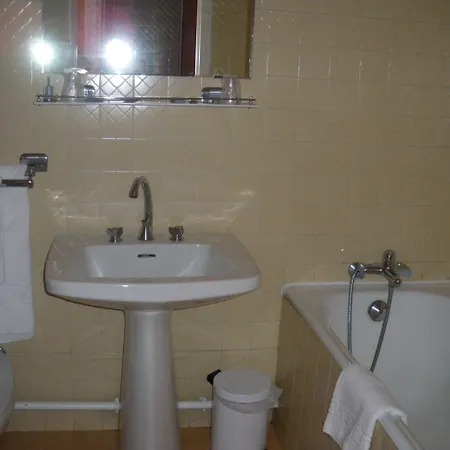 Du Commerce Chez Stephane Hotel Roumazières