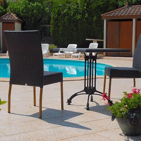 Du Commerce Chez Stephane Hotel