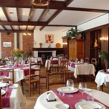 Hotel Du Commerce Chez Stephane Roumazières