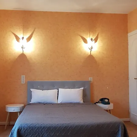 Du Commerce Chez Stephane Hotel