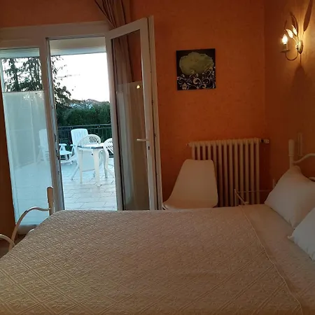 Du Commerce Chez Stephane Hotel