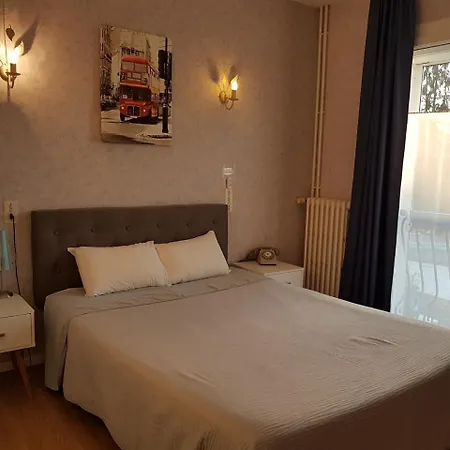 Du Commerce Chez Stephane Hotel Roumazières